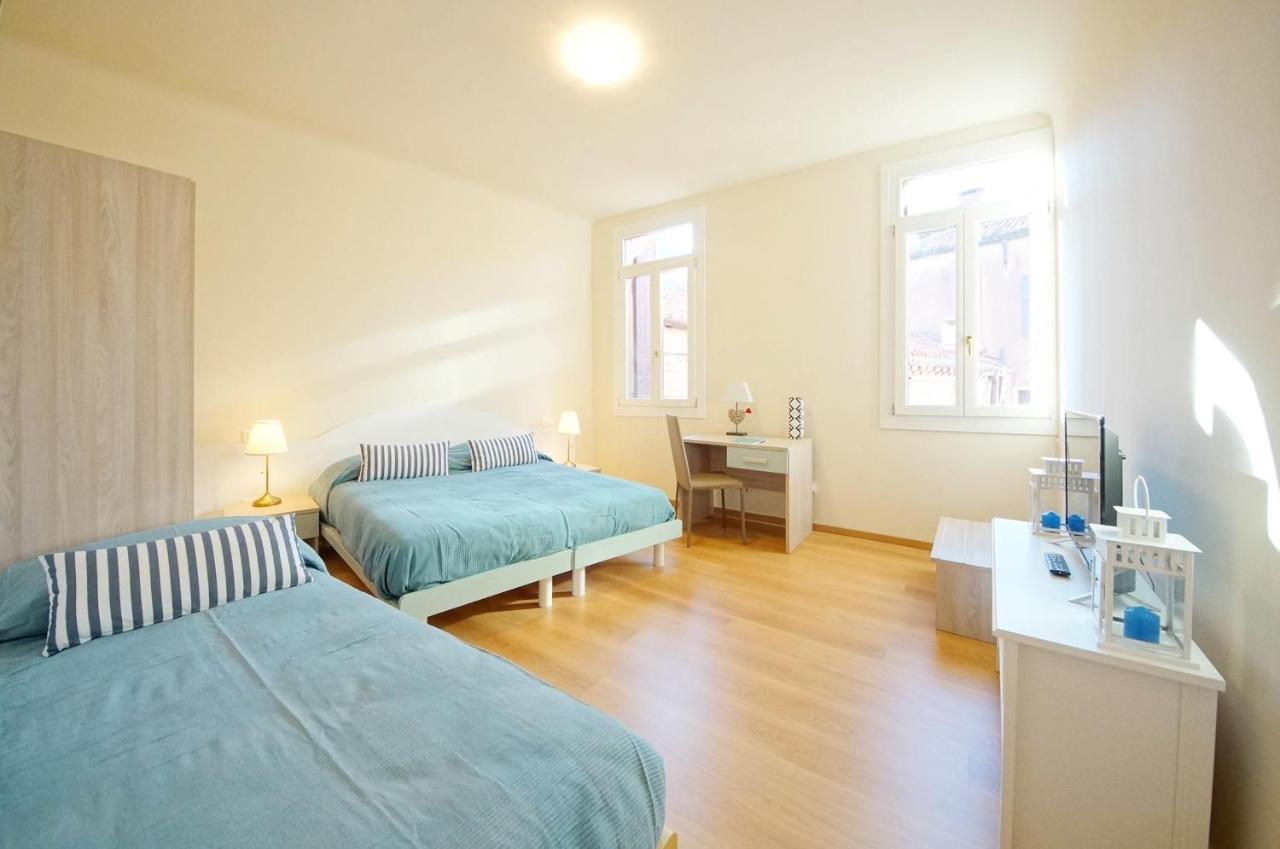 Ca' Circus 4 Rooms Wi-Fi Fibre Venice Exterior photo